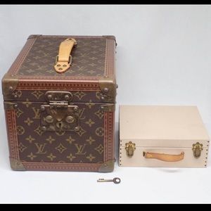 [[[SOLD]]]LV beauty trunk case